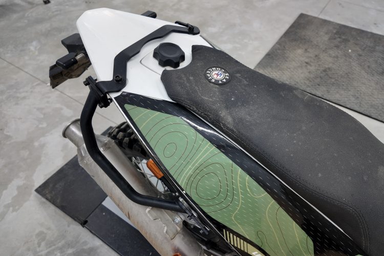 Kove 450 Rally – Rackless Luggage Support - Image 7